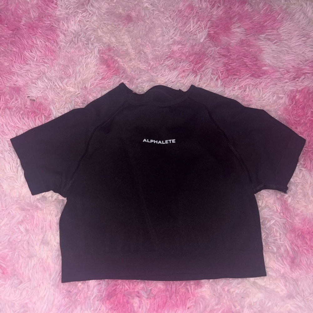 Alphalete seamless crop